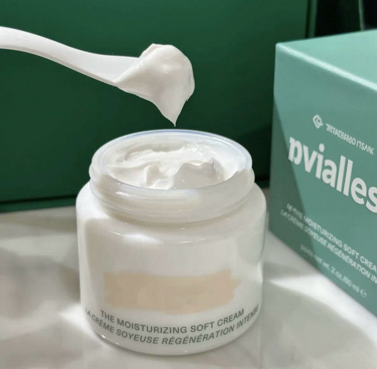 THE MOISTURIZING FRESH CREAM
